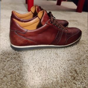 Magnanni Sneakers Size 9